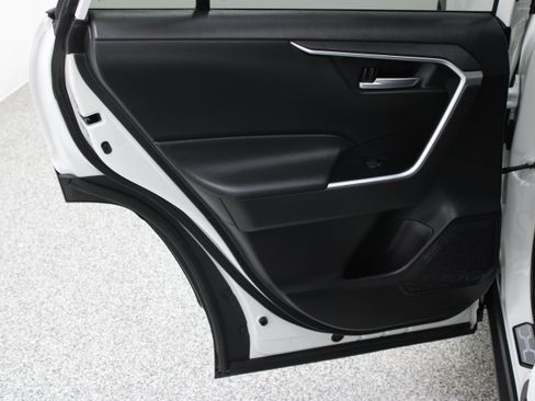 Used 2025 Toyota RAV4 XLE FWD image 26