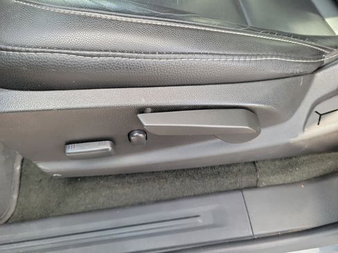 Used 2017 GMC Canyon SLT w/ Driver Alert Package image 18