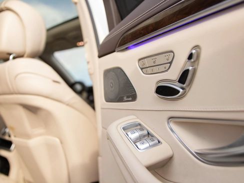 Used 2019 Mercedes-Benz S 560 Sedan w/ AMG Line Exterior image 33