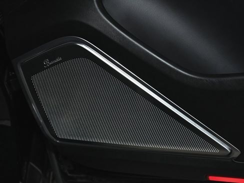 Used 2023 Porsche Cayenne GTS image 16