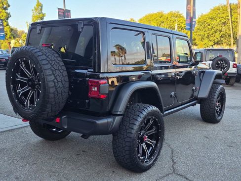 Certified 2025 Jeep Wrangler Unlimited Rubicon w/ Convenience Group AWD/4WD image 7