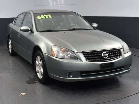 Used 2005 Nissan Altima 2.5 S w/ (F01) Convenience Pkg FWD image 4