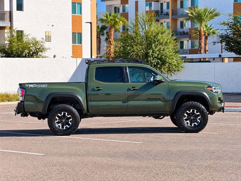 Used 2021 Toyota Tacoma TRD Off-Road w/ TRD Premium Off Road Package AWD/4WD image 4