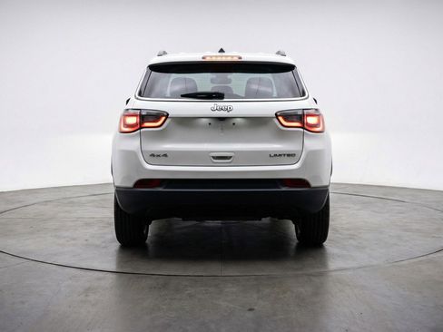 Used 2025 Jeep Compass Latitude image 7