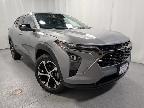 New 2026 Chevrolet Trax RS w/ Sunroof Package FWD image 2