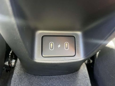 Certified 2025 Hyundai Elantra Limited image 12