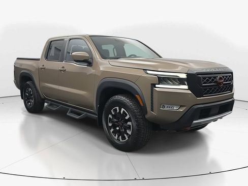 Used 2022 Nissan Frontier PRO-4X image 2