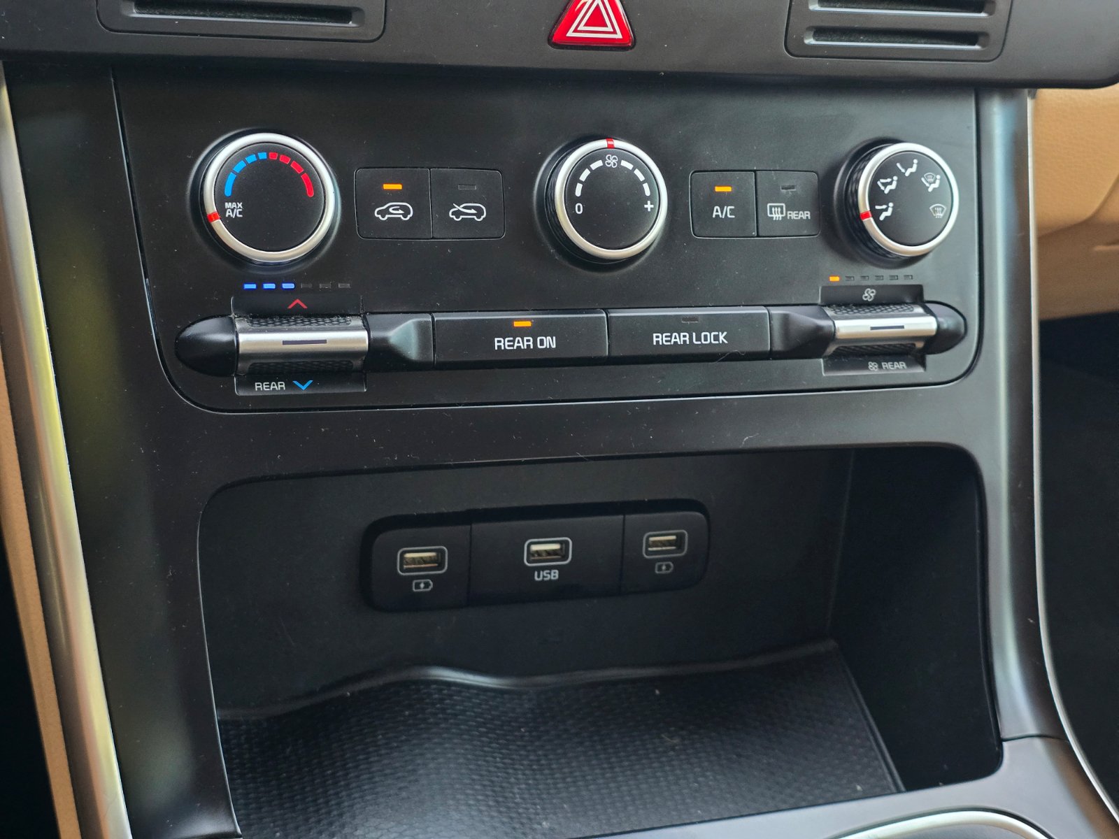 Used 2022 Kia Carnival LXS FWD image 20