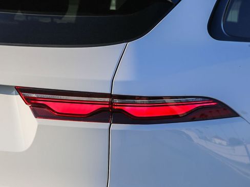 Used 2024 Jaguar F-PACE R-Dynamic S image 10