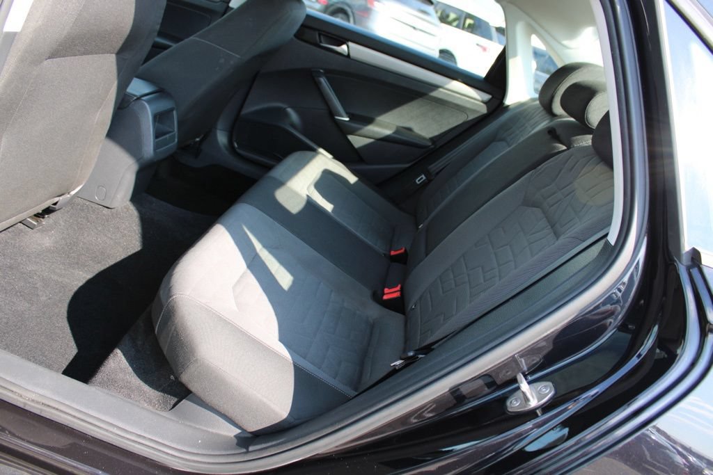 Used 2021 Volkswagen Passat 2.0T S FWD image 12