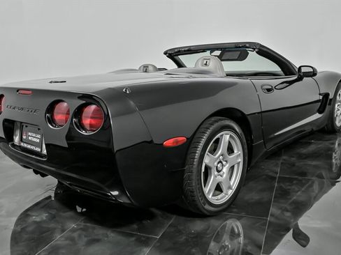 Used 1998 Chevrolet Corvette Convertible image 11