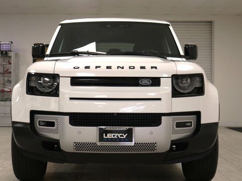 Used 2024 Land Rover Defender 110 S AWD/4WD image 9