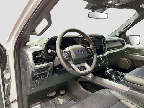 Used 2025 Ford F150 Lariat w/ Equipment Group 502A High AWD/4WD image 9