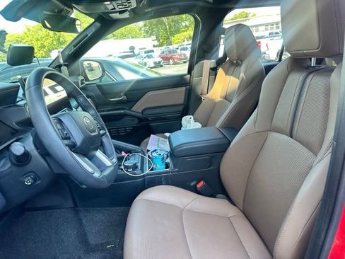 Used 2025 Toyota 4Runner Limited AWD/4WD image 34