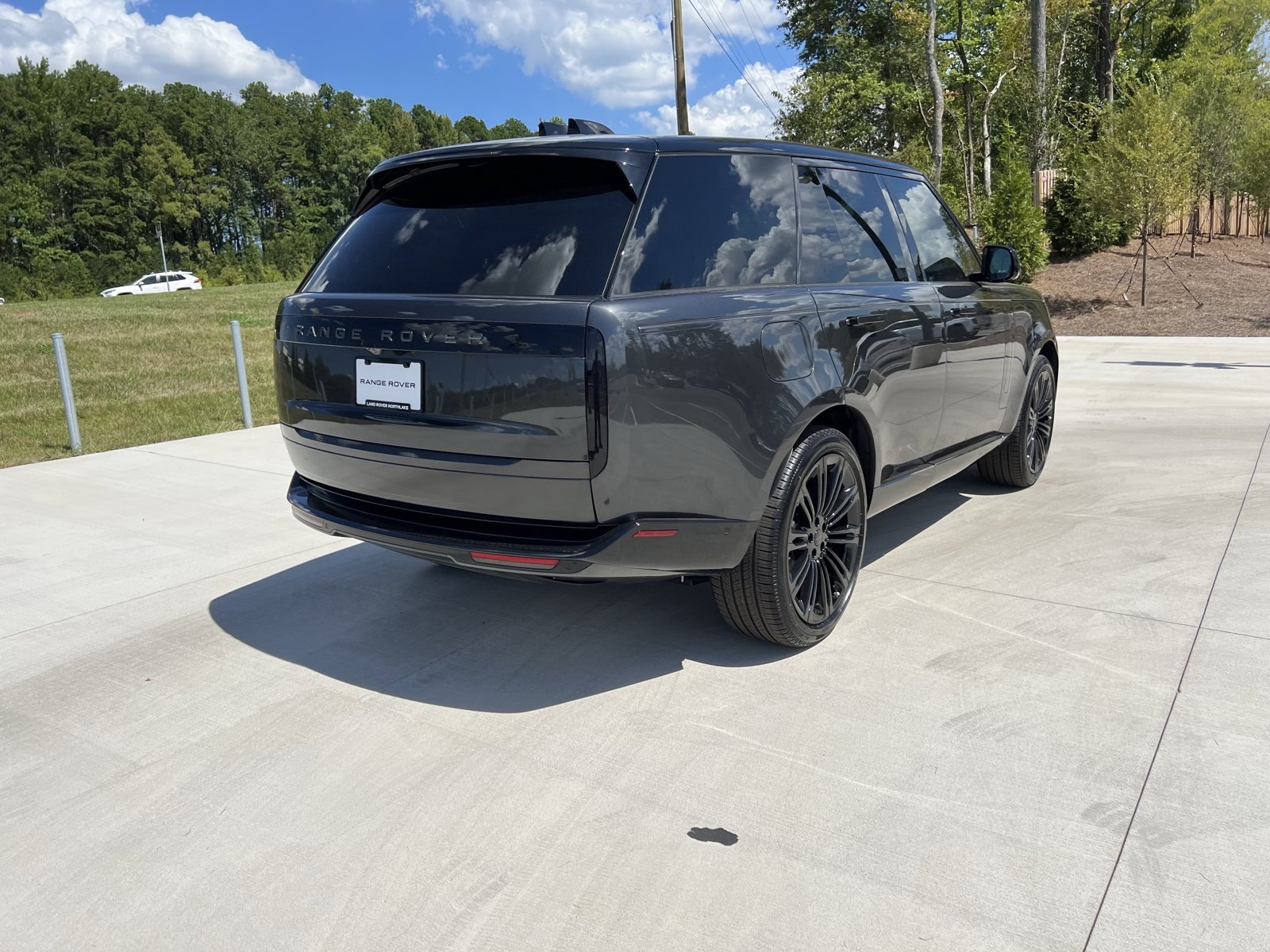 New 2026 Land Rover Range Rover SE AWD/4WD image 2