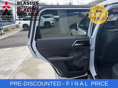 Used 2023 Mitsubishi Outlander 4WD Plug-In Hybrid image 31