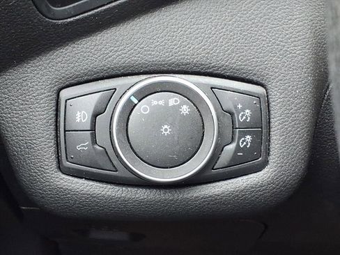 Used 2017 Ford Escape SE w/ Equipment Group 201A FWD image 13