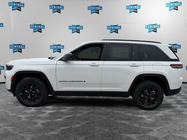 New 2026 Jeep Grand Cherokee Altitude AWD/4WD image 2