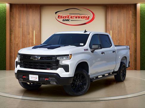Used 2025 Chevrolet Silverado 1500 LT Trail Boss AWD/4WD image 1