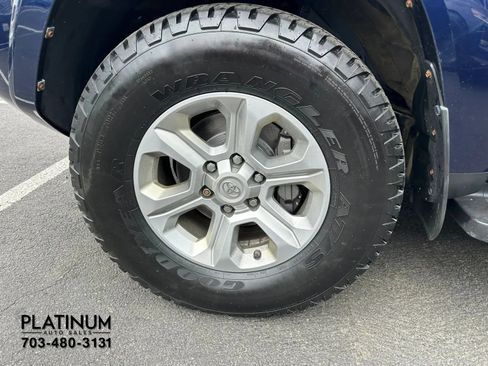 Used 2018 Toyota 4Runner SR5 Premium AWD/4WD image 26