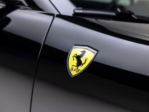 Used 2026 Ferrari Roma Spider RWD image 17