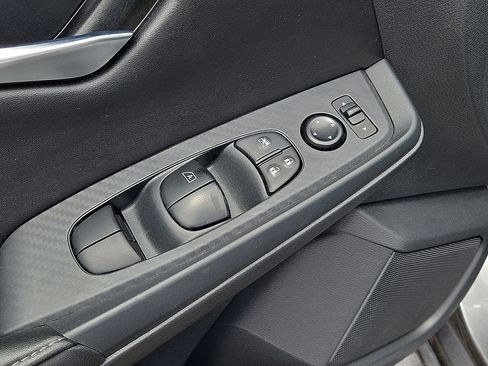 Used 2025 Nissan Sentra SV FWD image 21