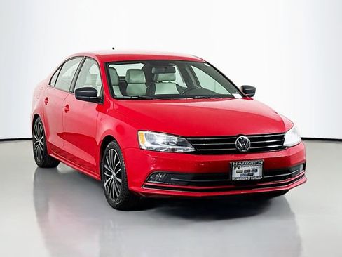 Used 2015 Volkswagen Jetta Sport image 1