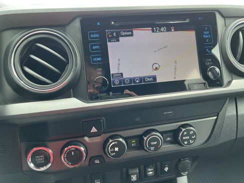 Used 2019 Toyota Tacoma TRD Sport AWD/4WD image 5