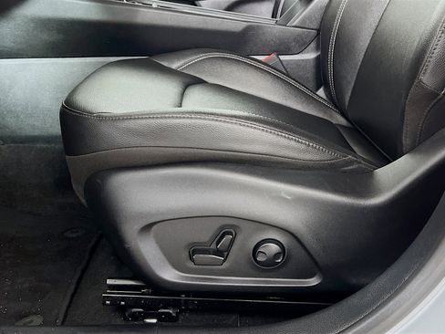 Used 2025 Jeep Compass Limited image 19