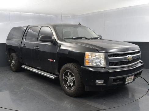 Used 2007 Chevrolet Silverado 1500 LTZ w/ Safety Package AWD/4WD image 2