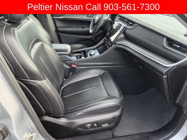Used 2023 Jeep Grand Cherokee Limited RWD image 11