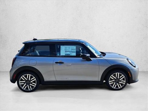 Used 2026 MINI Cooper 2-Door Hardtop FWD image 4