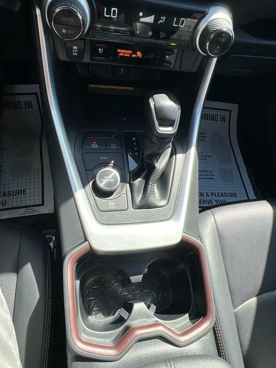 Used 2020 Toyota RAV4 Limited AWD/4WD image 24