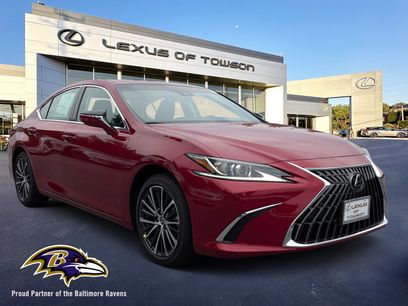 New 2025 Lexus ES 300h w/ Premium Package
