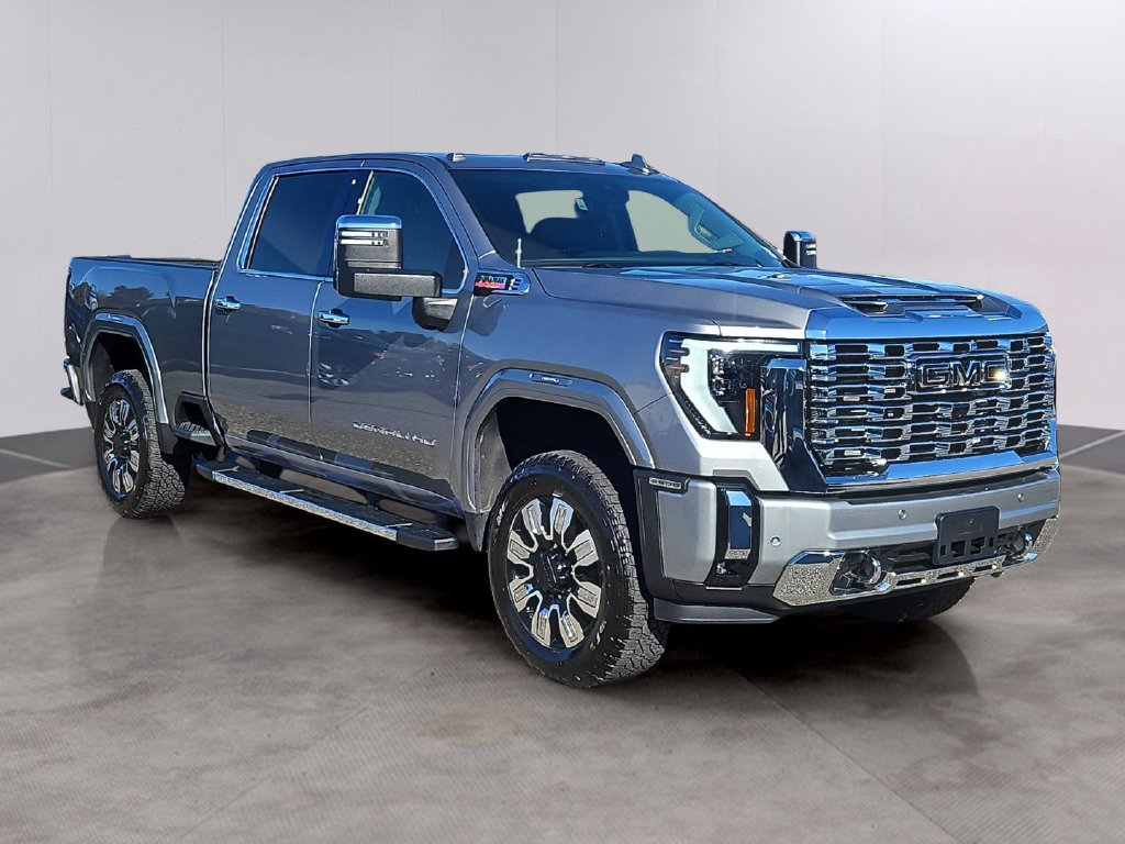 Used 2025 GMC Sierra 2500 Denali w/ Denali Reserve Package AWD/4WD image 3