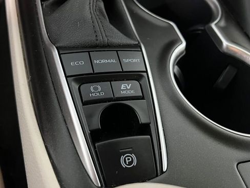 Used 2023 Toyota Camry LE image 12