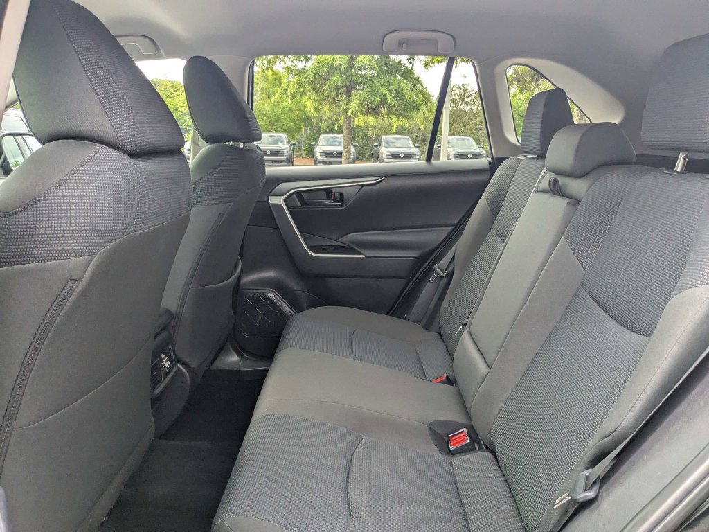 Used 2025 Toyota RAV4 LE AWD/4WD image 13