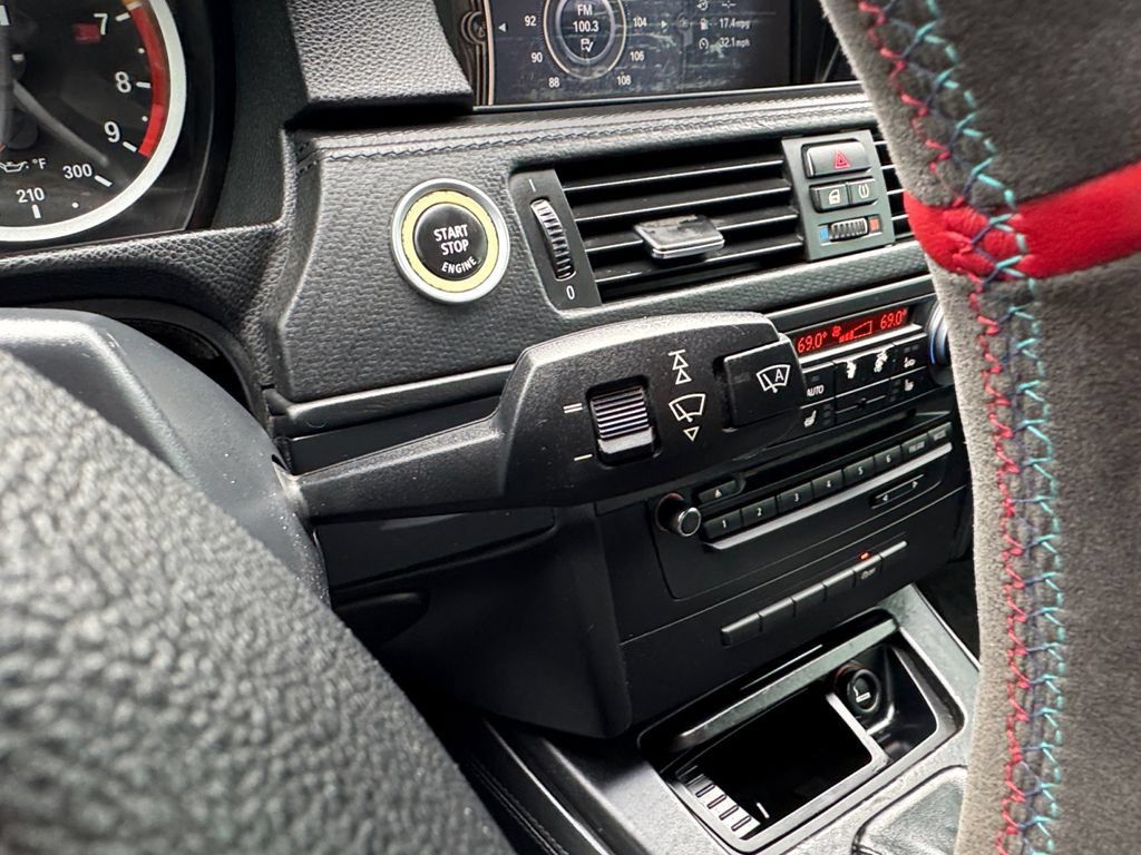 Used 2011 BMW M3 Convertible RWD image 31