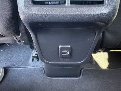 Used 2021 Chevrolet Equinox LT image 13