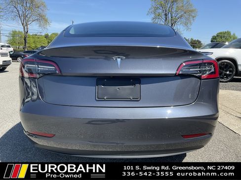 Used 2023 Tesla Model 3 Standard Range image 4