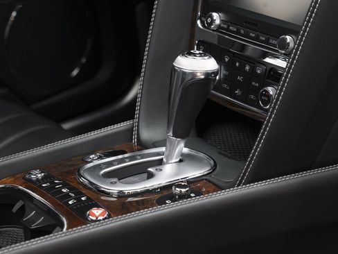 Used 2014 Bentley Flying Spur W12 image 38