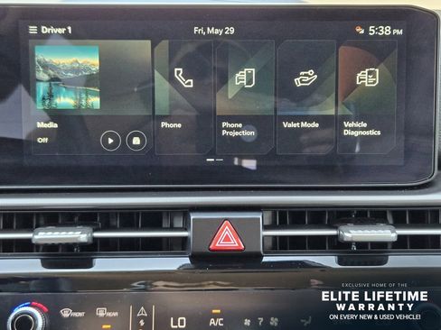 Used 2026 Kia Sportage EX FWD image 15
