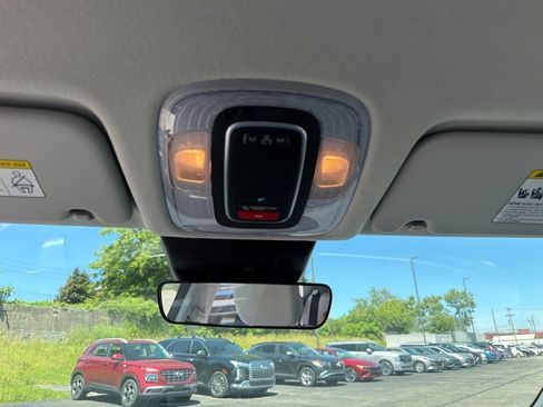 Certified 2025 Hyundai Kona SE AWD/4WD image 18