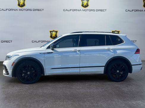 Used 2022 Volkswagen Tiguan SE R-Line image 2