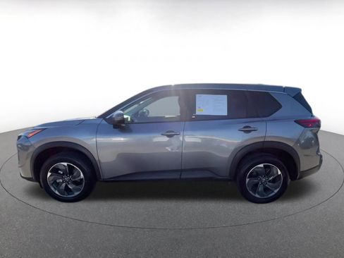 Used 2025 Nissan Rogue SV image 9