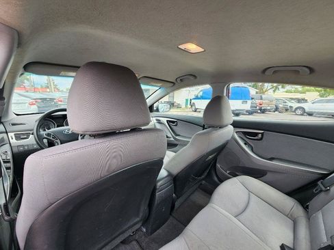 Used 2013 Hyundai Elantra GLS w/ Preferred Pkg FWD image 18