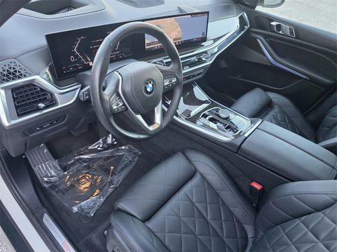 Used 2024 BMW X5 xDrive40i w/ Premium Package image 10