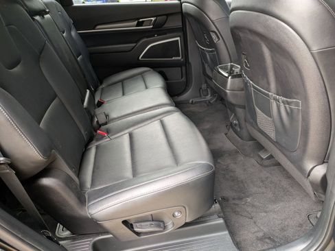 Used 2023 Kia Telluride LX image 34