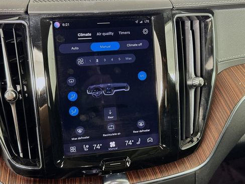 Used 2023 Volvo XC60 B5 Ultimate w/ Climate Package image 19