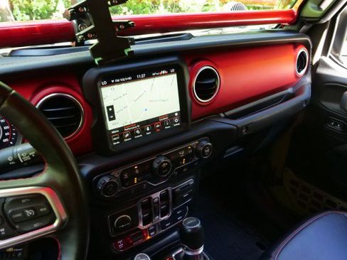 Used 2020 Jeep Gladiator Rubicon AWD/4WD image 11